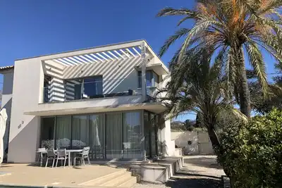 Image de Moderne Villa mit Meerblick und Schönem Garten