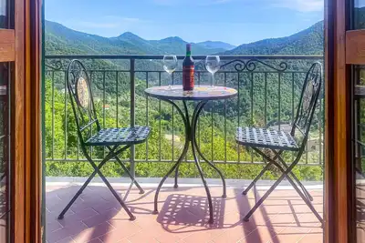 Image de Superbe maison de 2 chambres à Uscio