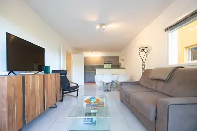 Image de Appartement à Mandelieu - Piscine et court de tennis