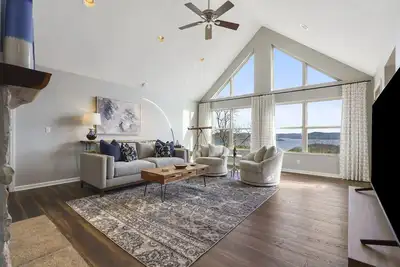 Image de Lovely Lake Home with Stunning Views-Your perfect Table Rock Lake Getaway Awaits