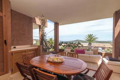 Image de Appartement 'Il Fiordo 17' avec vue sur la mer, piscine partagée et climatisation