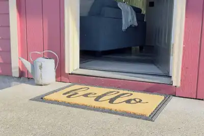 Image de Red Robin Farmhouse - Pet Friendly - Fenced Yard
