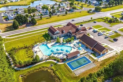 Image de A brand new coastal condo minutes from Bethany Beach.