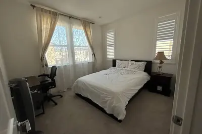 Image de Brand New 4br/3. 5ba Modern Home