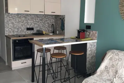 Image de Studio à la mer avec piscine