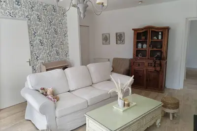 Image de L'étude, gîte pour 6 personnes à la Coquille (Dordogne). Ambiance campagne chic.