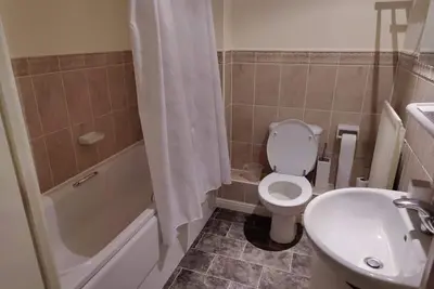 Image de 10 Min walk frm Swindon Train Station. 2 Bedroom apartment available