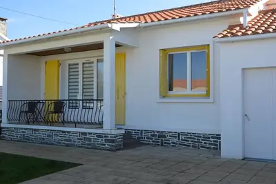 Image de Maison rénovée avec jardin, proche plage, idéale famille, WiFi inclus