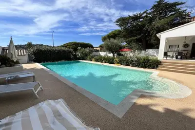 Image de Villa 5 chambres à 50mètres de la plage de la Nartelle! Emplacement rare.