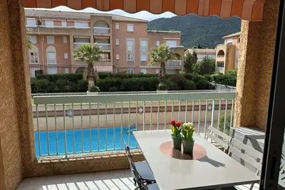 Image de Appartement T2 climatisé avec vue sur piscine à Cavalaire