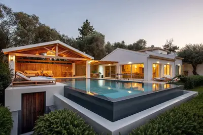 Image de Charming Beachfront Retreat with Pool in Corfu