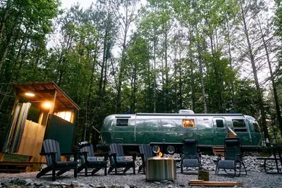 Image de Spring Sale! Family Airstream with Lake Acess