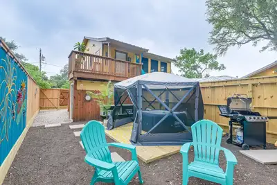 Image de 3 Mi to Boardwalk: Bacliff Apartment w\/ Hot Tub