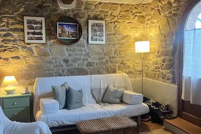 Farmhouse with incredible views close to Florence and the Chianti district