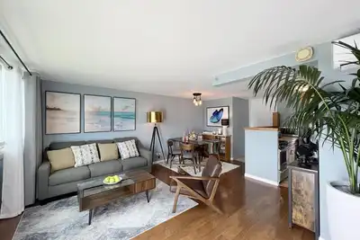Image de Center of Waikiki - 1 Bedroom 3 Queen Size Beds