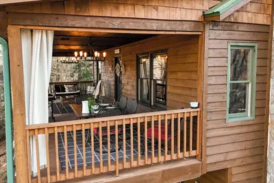 Image de Cool Off & Fire Up – It’s Cabin Season!