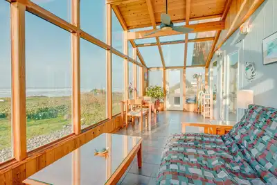 Image de Lands End - Ocean Front w/Beach Path & Spa