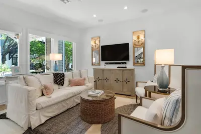 Image de Private Beach/Pool Access-Sophisticated Charm-Caribbean Style Flair-4 Bikes
