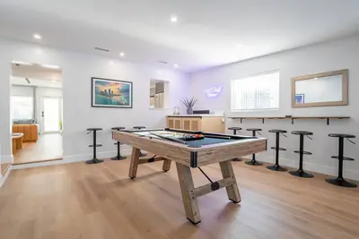Image de 5br HotTub / PoolTable / MiniGolf / 7 min to Wynwood