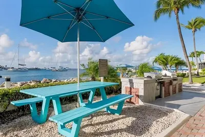 Image de Gorgeous Direct Beach Access 2 King Bedrooms Ground Floor
