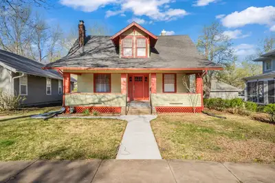 Image de College Hill Bungalow