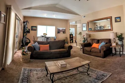 Image de Resort living in North Scottsdale! Heated pool/hot tub, & pet-friendly!