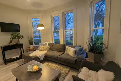 Image de New Luxury Apartment Walking Distance to Coast