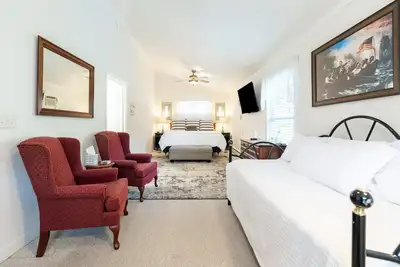 Image de Morning Bliss in Marblehead at the Victorian Inn