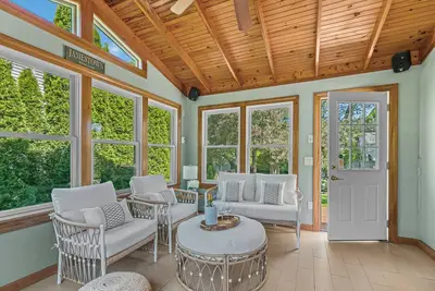 Image de Find Seaside Serenity: Family Coastal Retreat near Jamestown & Newport, Ri\n