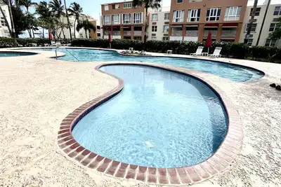 Image de New! Labor Day Sale - On Beach w/Pool also near Rainforest! Views from terrace!