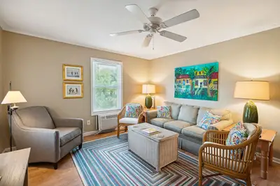 Image de Sullivans Island condo, centrally located, near beach & more - 20 Island House
