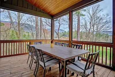 Image de Newly Constructed Home at Lake Toxaway Country Club - Hartfield
