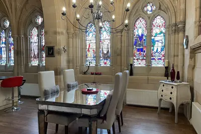 Image de Romantic getaway at St Andrew's Chapel - stunning 2 bedroom apartment
