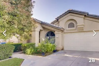 Image de Charming Home. 5 bedrooms. 2 restrooms. 2 Living rooms with 10 beds for 16 guest