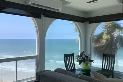 Image de Spectacular oceanview penthouse - rooftop terrace, bbq, pool, jacuzzi & beach