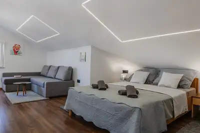 Image de Garçonnière avec le balcon Vir (As-23044-b)