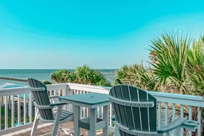 Image de Bayfront condo with ocean views, balcony, tennis, & pool