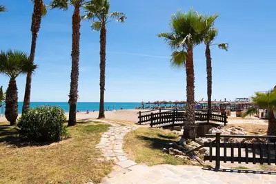 Image de Bajondillo Beach, large loft with intense sun