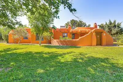 Image de Las Cruces Santa Fe-Style Adobe Home on 6 Acres!