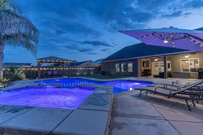 Image de 12-Bed home w/ Pool&Hot tub near Sequoia National Park