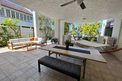 Image de 2-Bed Unit with Large Backyard, Bbq & Parking