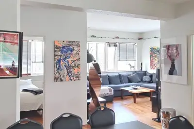 Image de Fantastic location within 5min from everything!