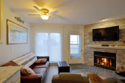 Image de Condo Just Steps from the Lake with Fireplace