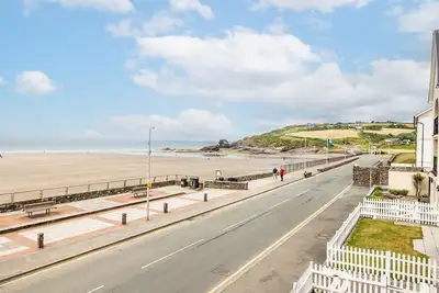 Image de 19 St Brides Bay, Holiday Apartment Broad Haven, Sleeps 6, 3 bedrooms, bathrooms