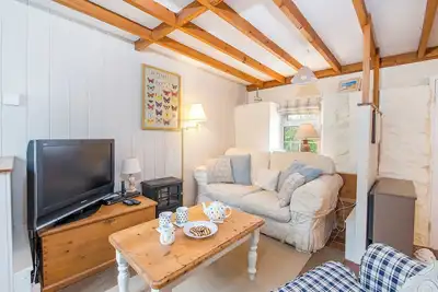 Image de Bwthyn Bach, Holiday Cottage Trefin, Sleeps 2, 1 bedrooms, bathrooms