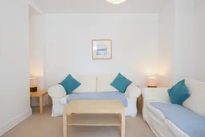 Image de Inglenook, Holiday Cottage Manorbier, Sleeps 4, 2 bedrooms, bathrooms