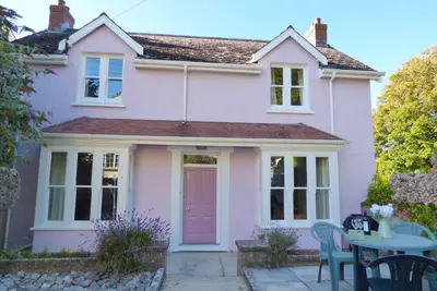 Image de Inglenook House, Holiday Home Manorbier, Sleeps 8, 4 bedrooms, bathrooms