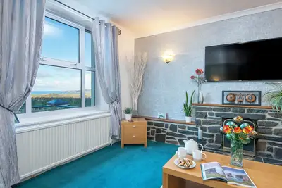 Image de Llwyndyrys, Holiday Cottage Square and Compass, Sleeps 4, 2 bedrooms, bathrooms