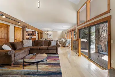 Image de Easy Access to Keystone Resort, Private Balcony w/ Mountain Views & Seating!