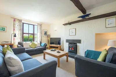 Image de Sunnybank, holiday property Manorbier, Sleeps 6, 3 bedrooms, bathrooms
